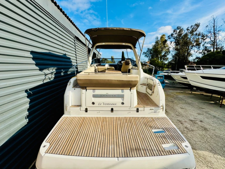 Jeanneau Leader 30 da affittare a  Fréjus