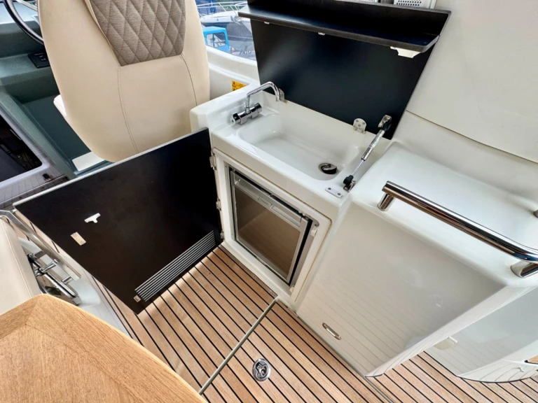 Noleggio barche Fréjus economico Leader 30