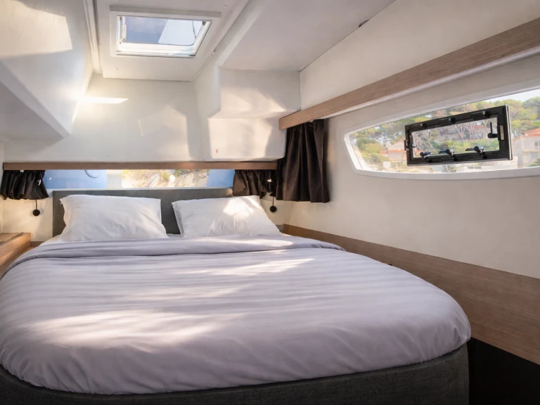 Noleggiare una Fountaine Pajot Isla 40 a Castellammare di Stabia