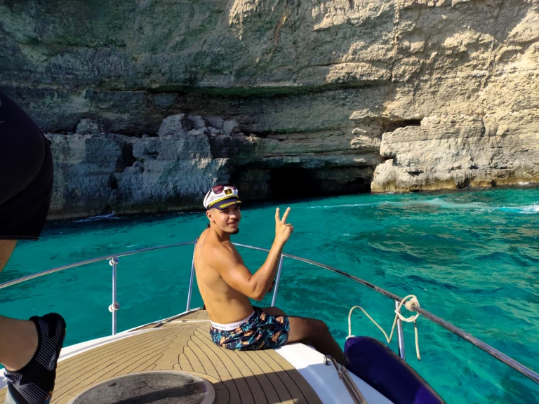 Noleggio barche Sealine Sealine 240 a Saint Paul's Bay su Samboat