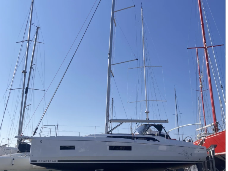 Noleggio Barca a vela Bénéteau con patente nautica