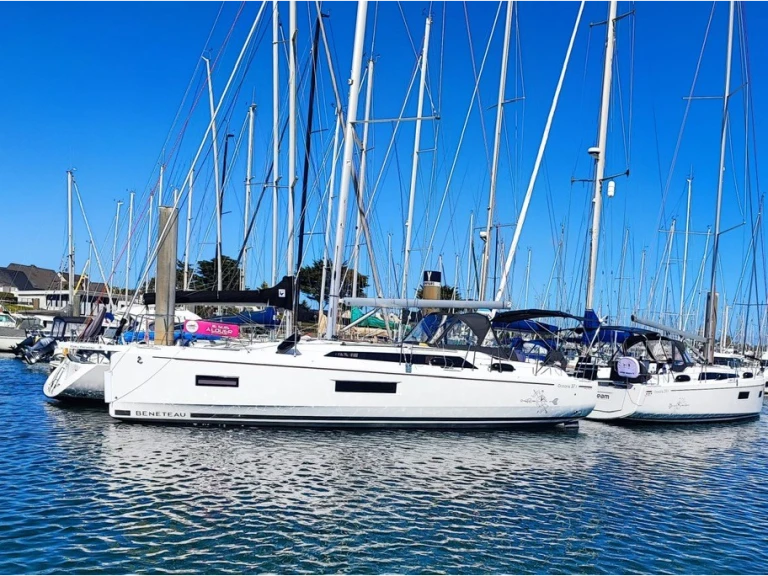 Noleggio a Arzon – Bénéteau Oceanis 37.1 su SamBoat