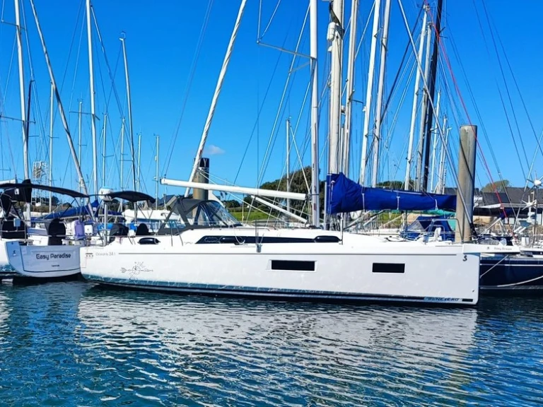 Noleggiare una Bénéteau Oceanis 34.1 a Arzon