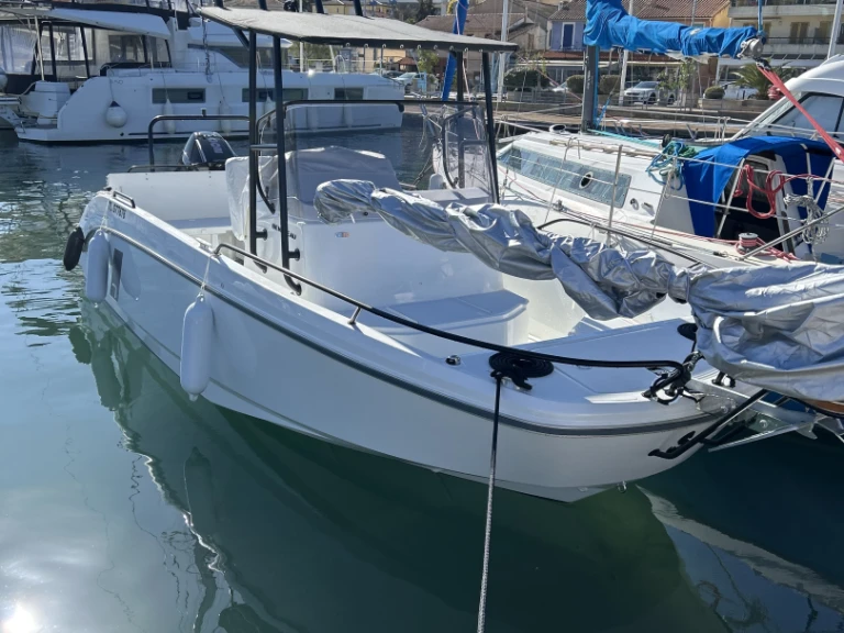 Noleggiare una Bénéteau Flyer 7 SPACEdeck a Toulon