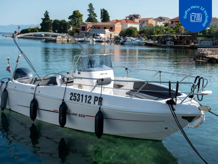 Noleggio Barca a motore Bluline con patente nautica