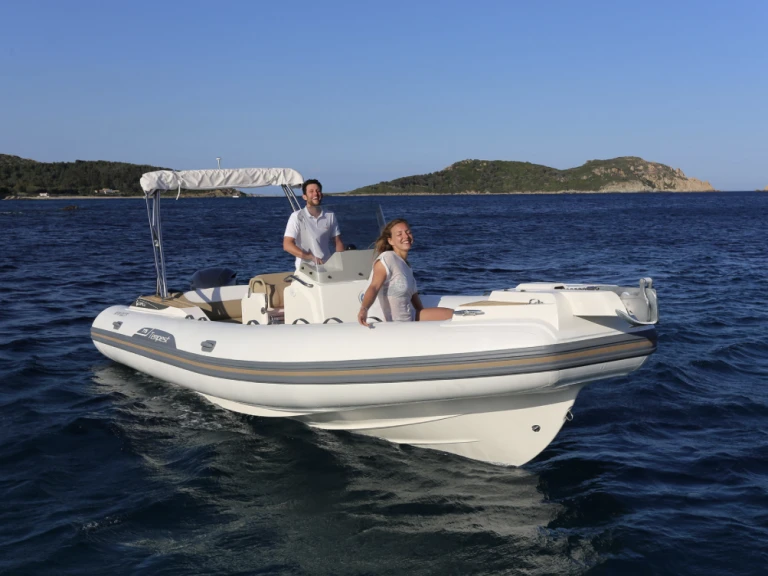 Noleggio barche Fréjus economico Tempest 775 Open