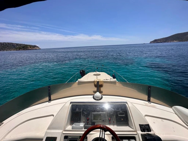 Barca a motore a noleggio a Port d'Andratx al miglior prezzo