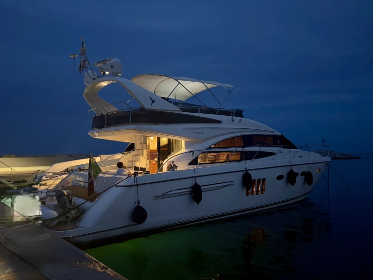 Noleggio barche Princess Princess 62 Fly a Portisco su Samboat