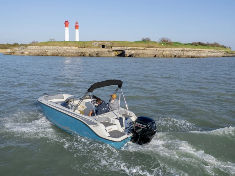 Noleggio barche Soubise economico ELEMENT M17