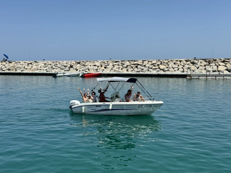 Rainieri Azzurra 500 da affittare a  Estepona