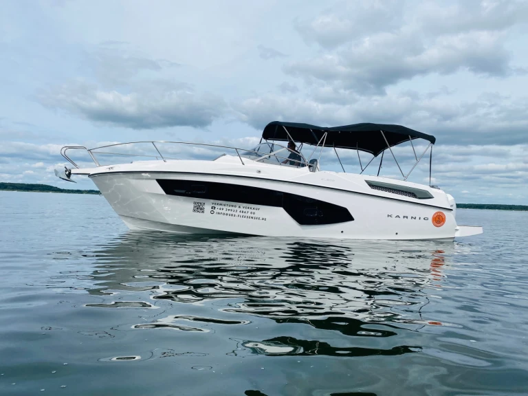 Barca a motore a noleggio a Fleesensee al miglior prezzo