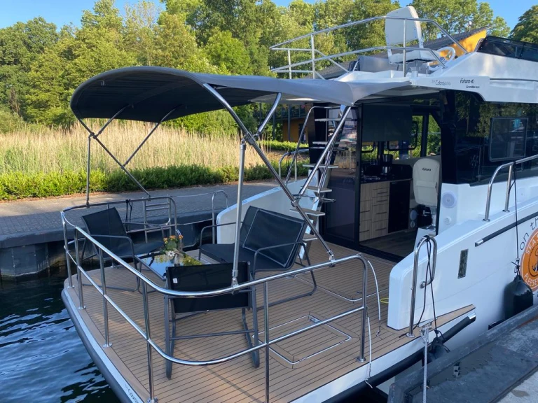 Noleggio Barca a motore con o senza skipper Cobra a Fleesensee