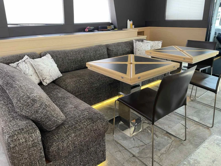 Noleggiare una Lagoon Lagoon 630 Motor Yacht a Lávrio