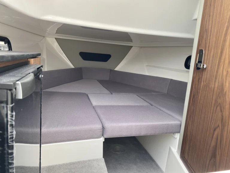 Noleggio Barca a motore Karnic con patente nautica