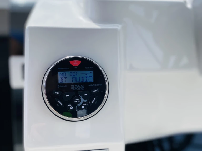 Noleggiare una Karnic Karnic SL800 a Fleesensee