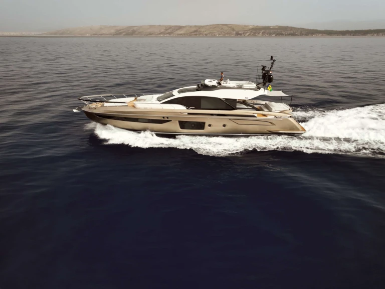 Azimut MYNE da affittare a  Rogosnizza