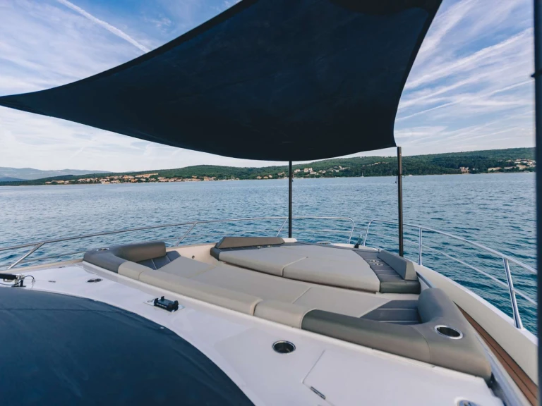 Noleggio Yacht di lusso con o senza skipper Sunseeker a Novi