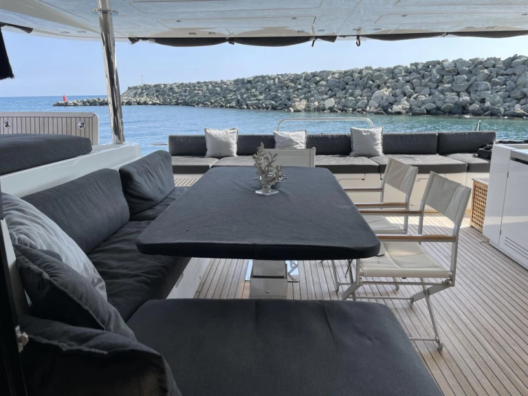 Noleggio barche Lagoon Lagoon 630 Motor Yacht a Lávrio su Samboat