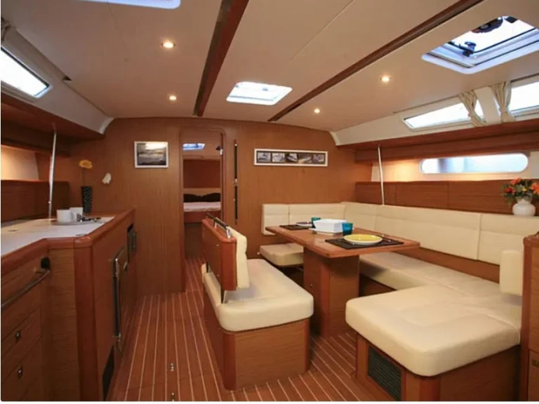 Noleggio barche Jeanneau Sun Odyssey 49i a Álimos su Samboat