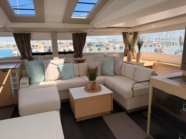 Noleggio Catamarano con o senza skipper Fountaine Pajot a Capo d'Orlando