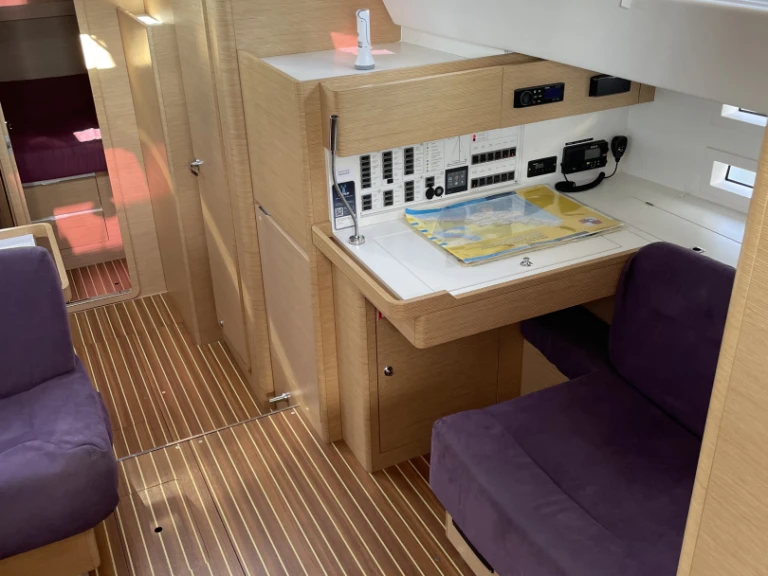 Noleggio Barca a vela Elan con patente nautica