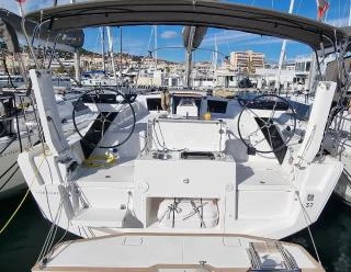 Noleggiare una Dufour Dufour 37 a Saint-Raphaël