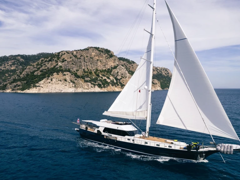 Noleggio Barca a vela Custom Made con patente nautica