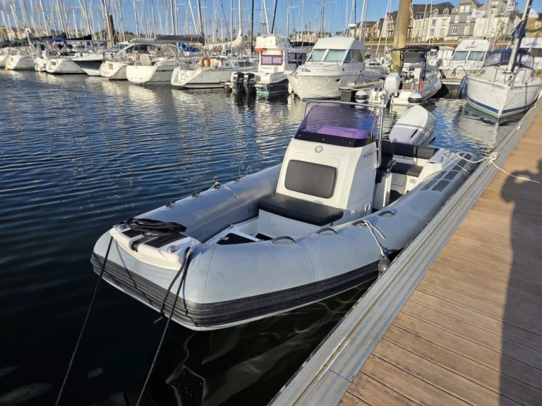 Noleggio Gommone Brig con patente nautica