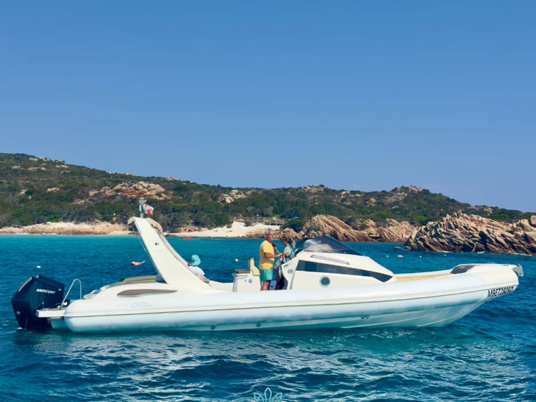 Noleggio a La Maddalena – Sea prop Premium Comfort 33' su SamBoat
