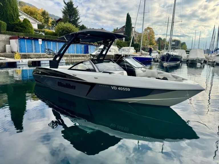 Noleggio a Ouchy – Malibu WakeSetter 22 VLX su SamBoat