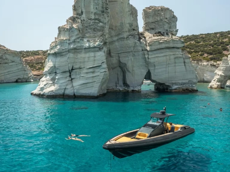 Noleggio Barca a motore con o senza skipper Technohull a Lávrio