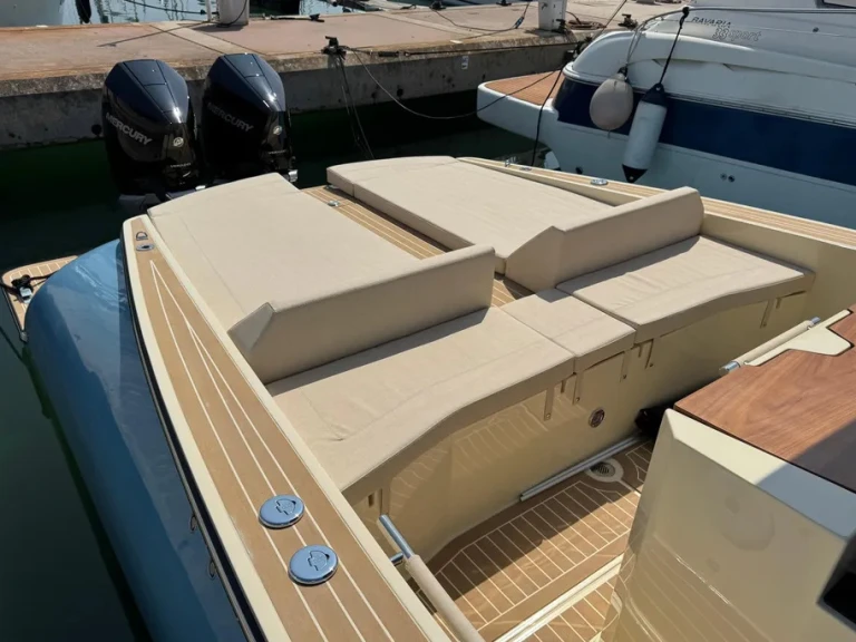 Barca a motore a noleggio a Amalfi al miglior prezzo