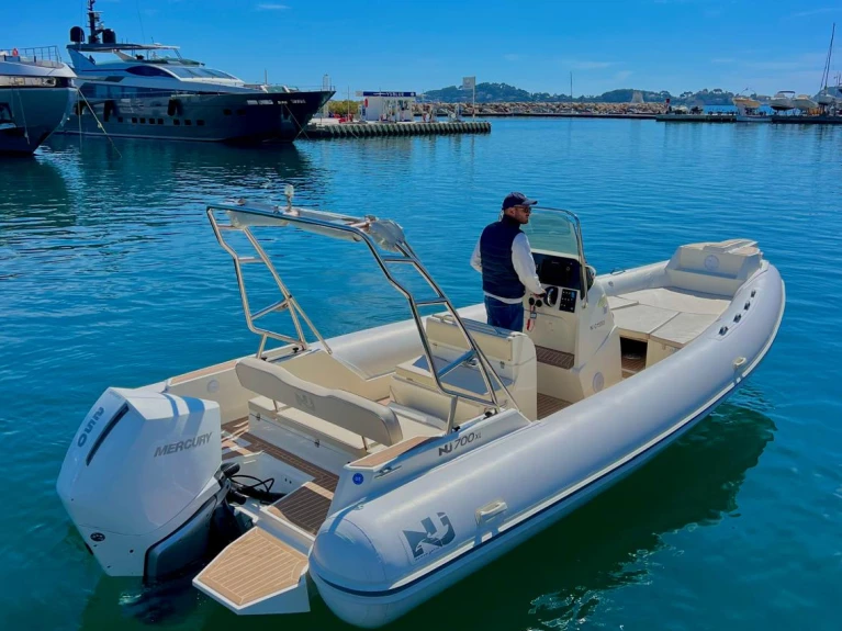 Noleggio Gommone Nuova Jolly con patente nautica