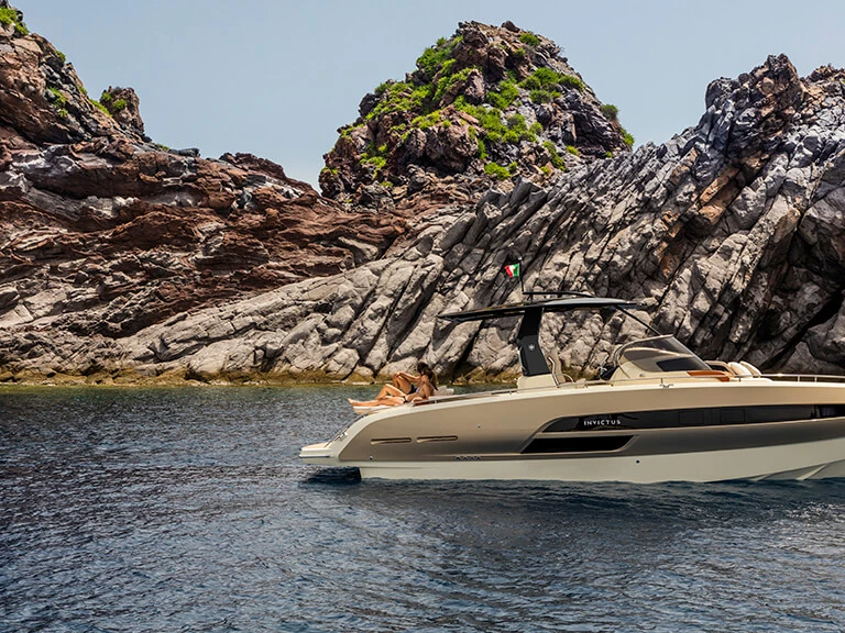 Noleggio barche Poltu Quatu economico Invictus 280 TT