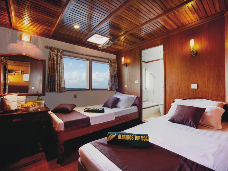 Noleggio Barca a motore a Hulhumale –  Conte Max - Cabin (triple-1 double bed + 1 single bed)