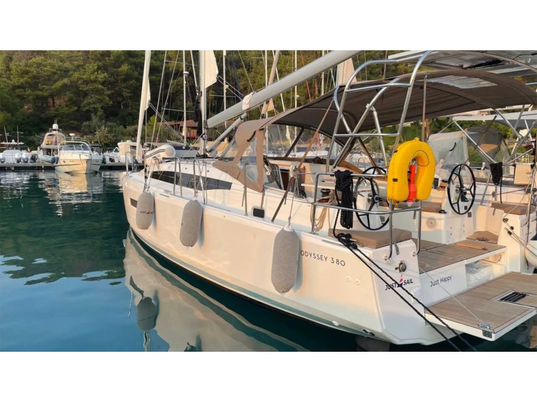 Noleggiare una Jeanneau Sun Odyssey 380 a Göcek