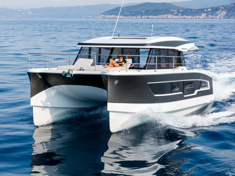 Noleggio Barca a motore Fountaine Pajot con patente nautica