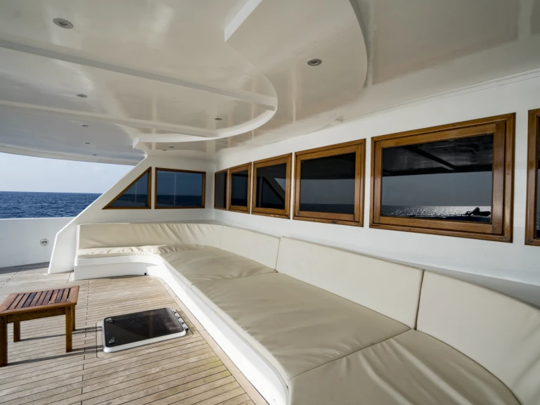 Barca a motore a noleggio a Hulhumale al miglior prezzo