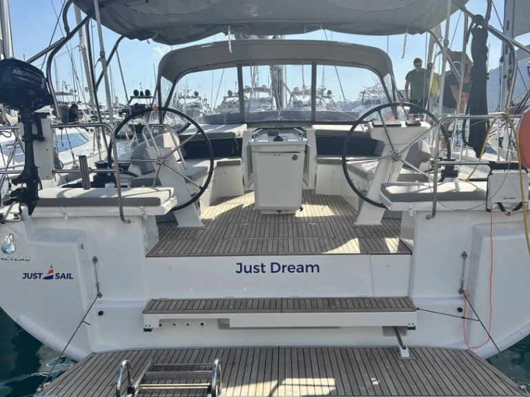 Noleggiare una Bénéteau Oceanis 46.1 a Göcek