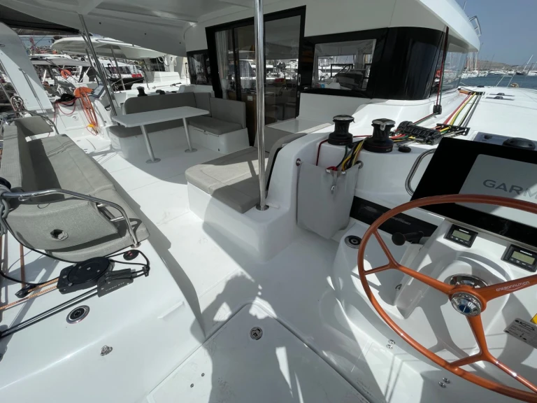Noleggio Catamarano a Ligia – Excess Excess 14