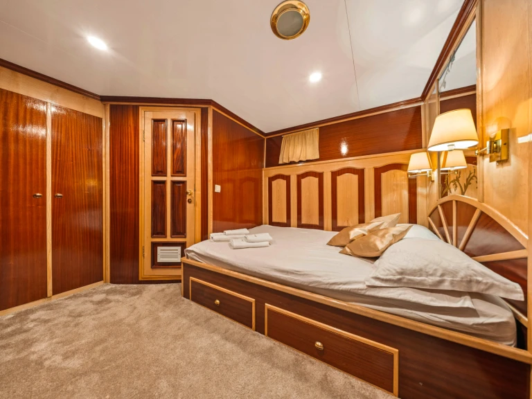 Yacht di lusso a noleggio a Fiume al miglior prezzo