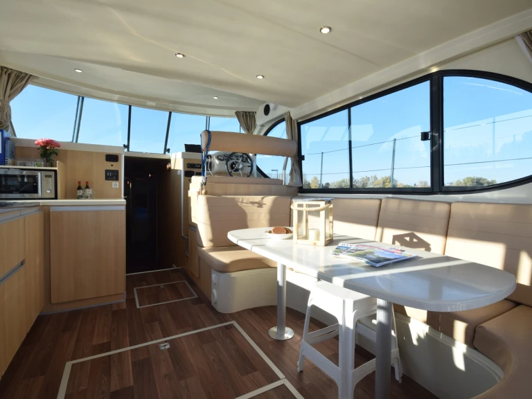 Noleggio Barca a motore Nicols Yacht con patente nautica