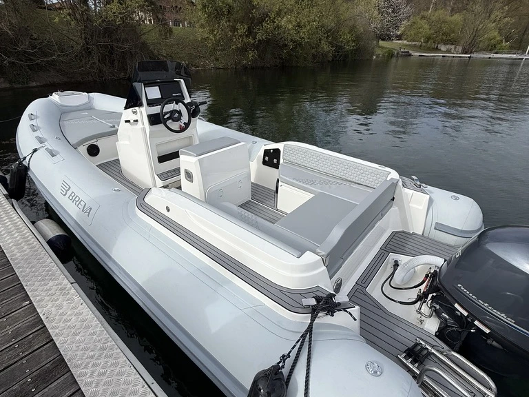 Noleggio Gommone BREVA con patente nautica
