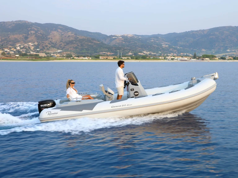 Noleggiare una Ranieri Cayman 21 S a Tropea