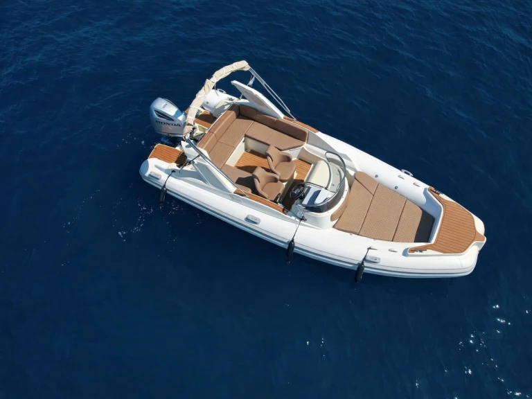 Noleggio Gommone Aquamax con patente nautica