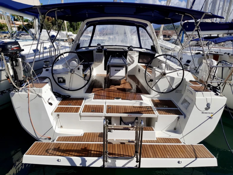 Noleggio Barca a vela Bénéteau con patente nautica