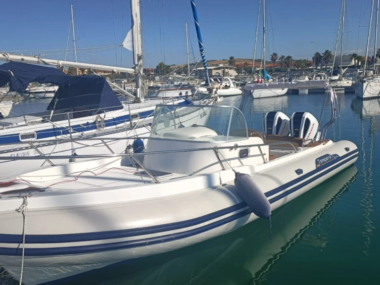 Noleggio Gommone Capelli con patente nautica