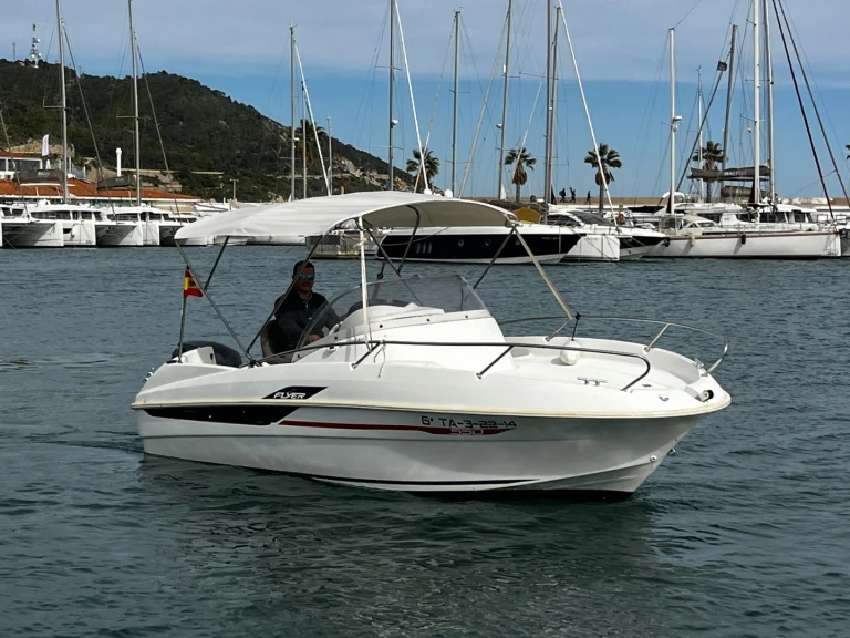 Noleggiare una Zodiac Medline 2  a Sitges