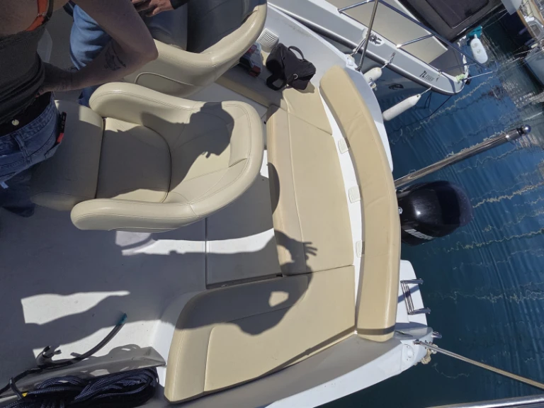 Noleggio barche Toulon economico Flyer 650 Sun Deck