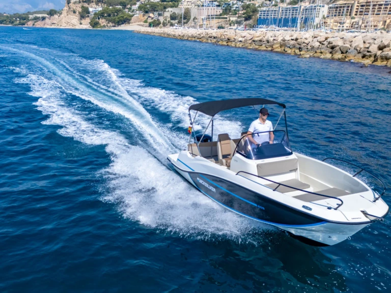 Noleggio Barca a motore Quicksilver con patente nautica